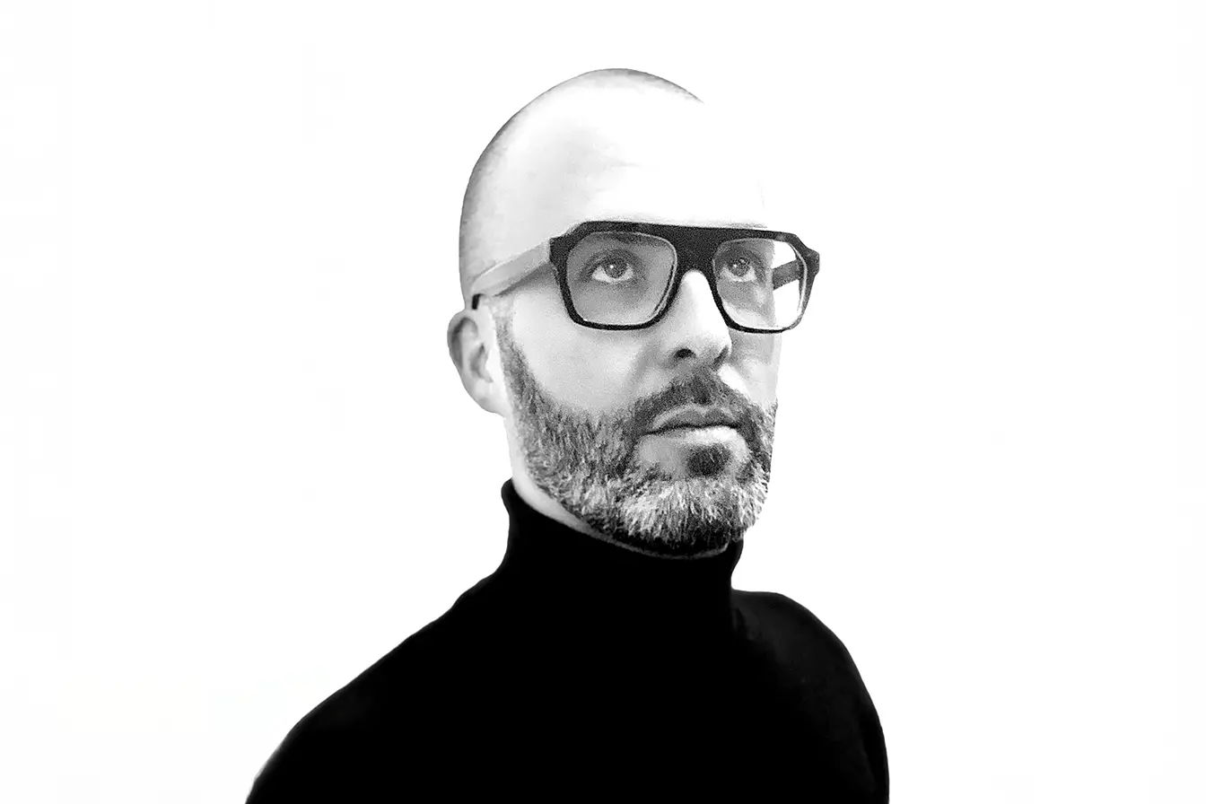 Portrait de Nicolas Montis, designer graphique et UI/UX à Bordeaux